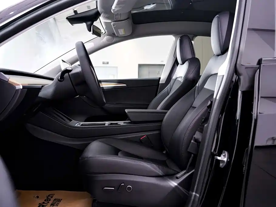 Tesla Model Y — фото 24