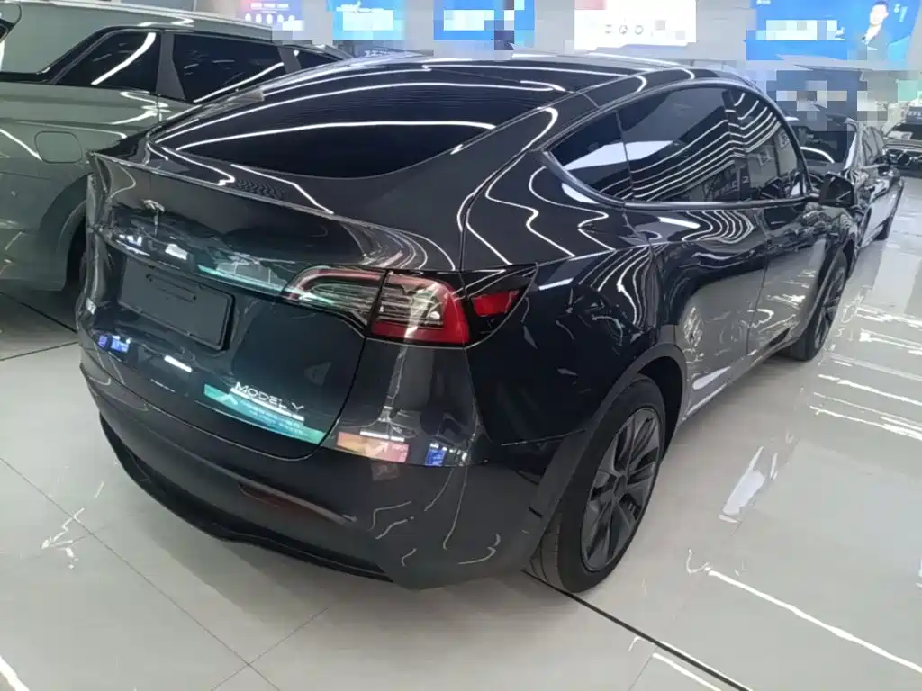Tesla Model Y — фото 7