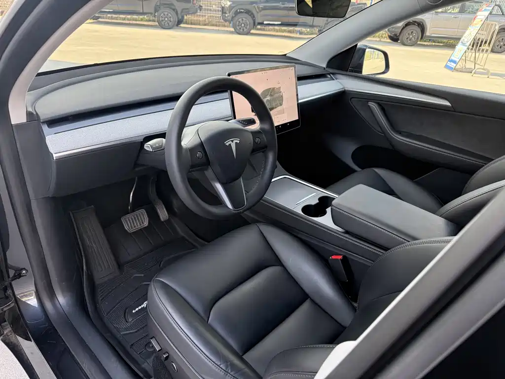 Tesla Model Y — фото 4