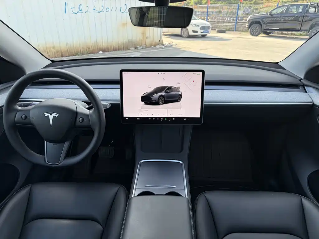 Tesla Model Y — фото 7