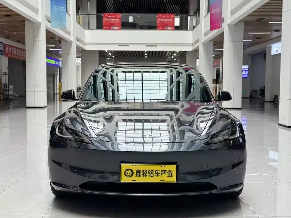 Tesla Model 3 — фото 2