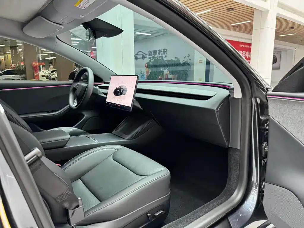 Tesla Model 3 — фото 13