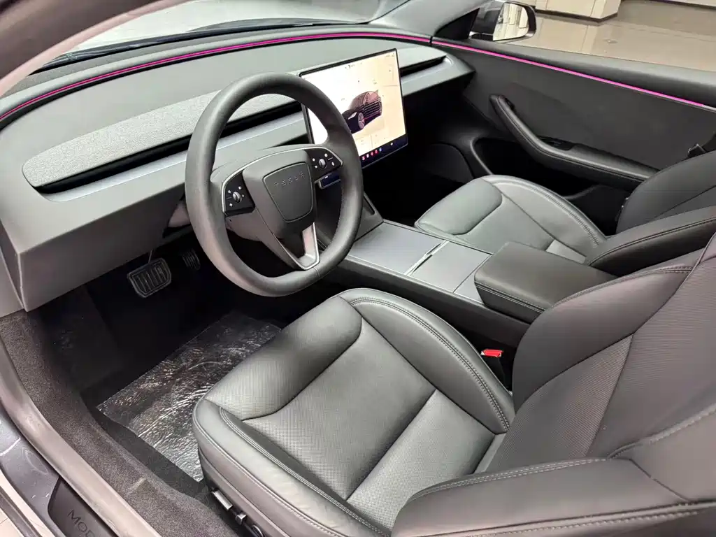 Tesla Model 3 — фото 10