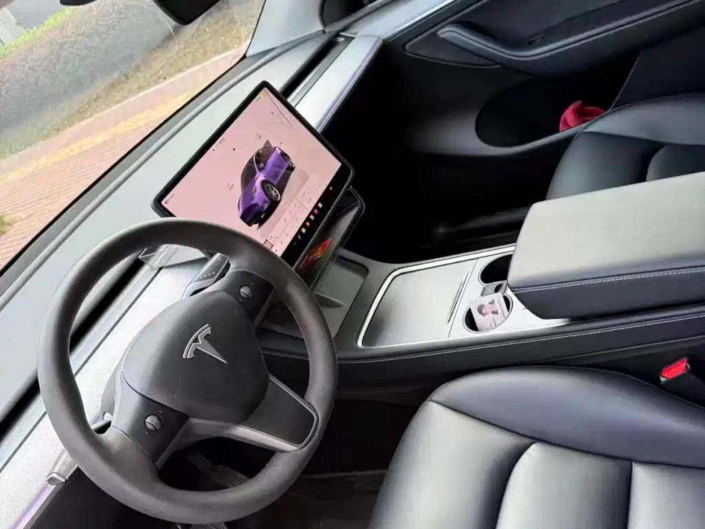 Tesla Model Y — фото 9