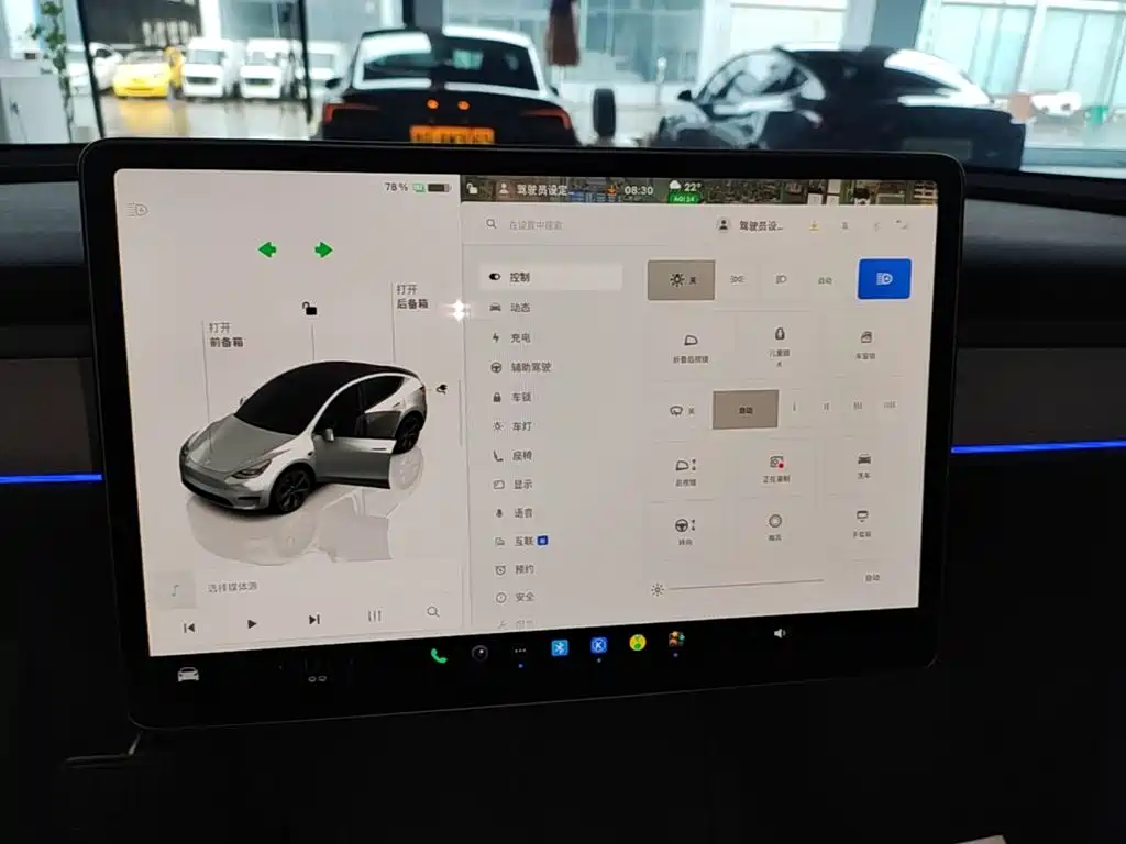 Tesla Model Y — фото 13