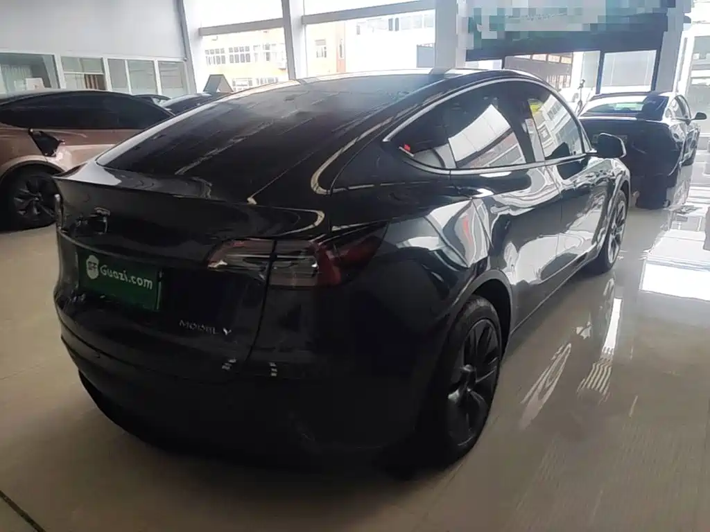 Tesla Model Y — фото 7