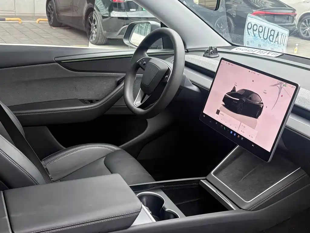 Tesla Model Y — фото 4