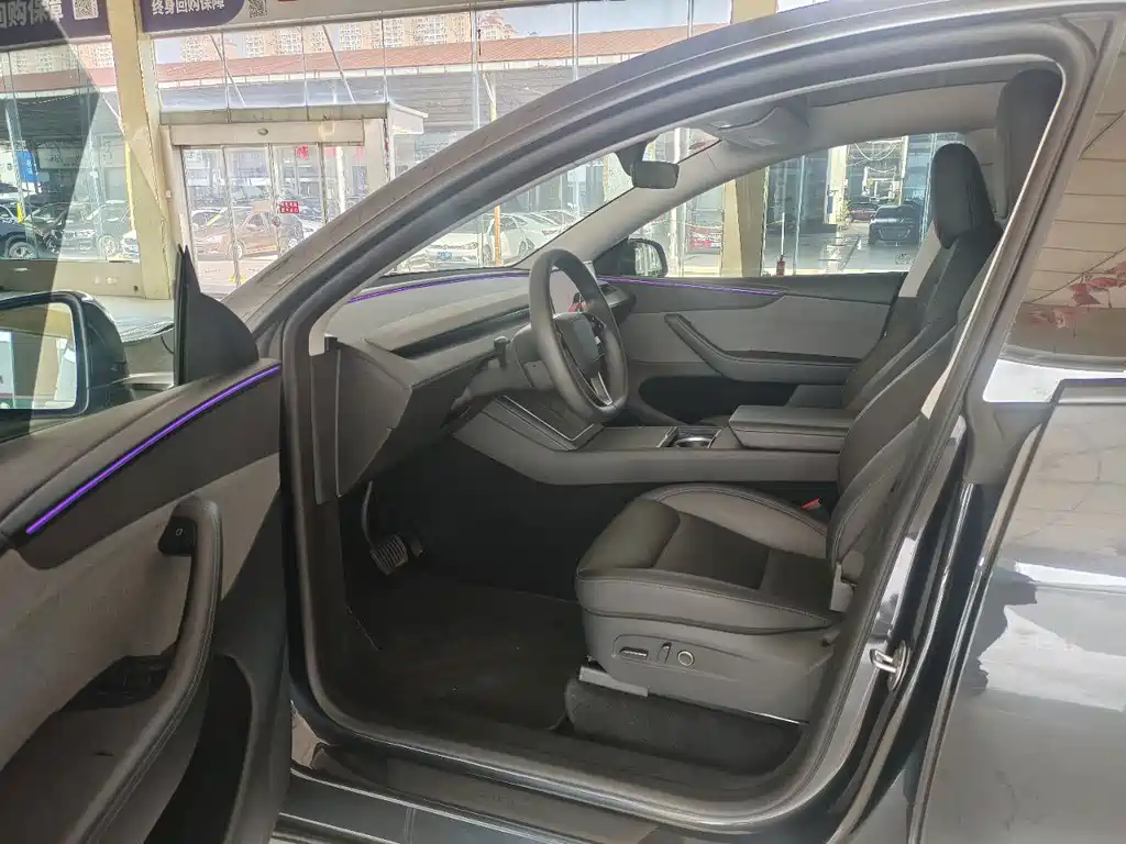 Tesla Model Y — фото 15