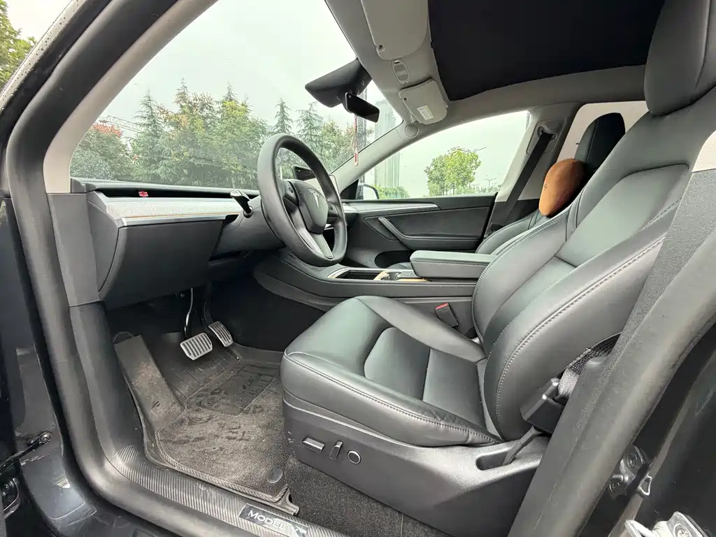 Tesla Model Y — фото 4
