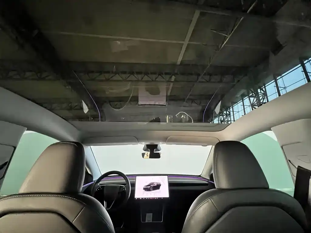 Tesla Model Y — фото 15