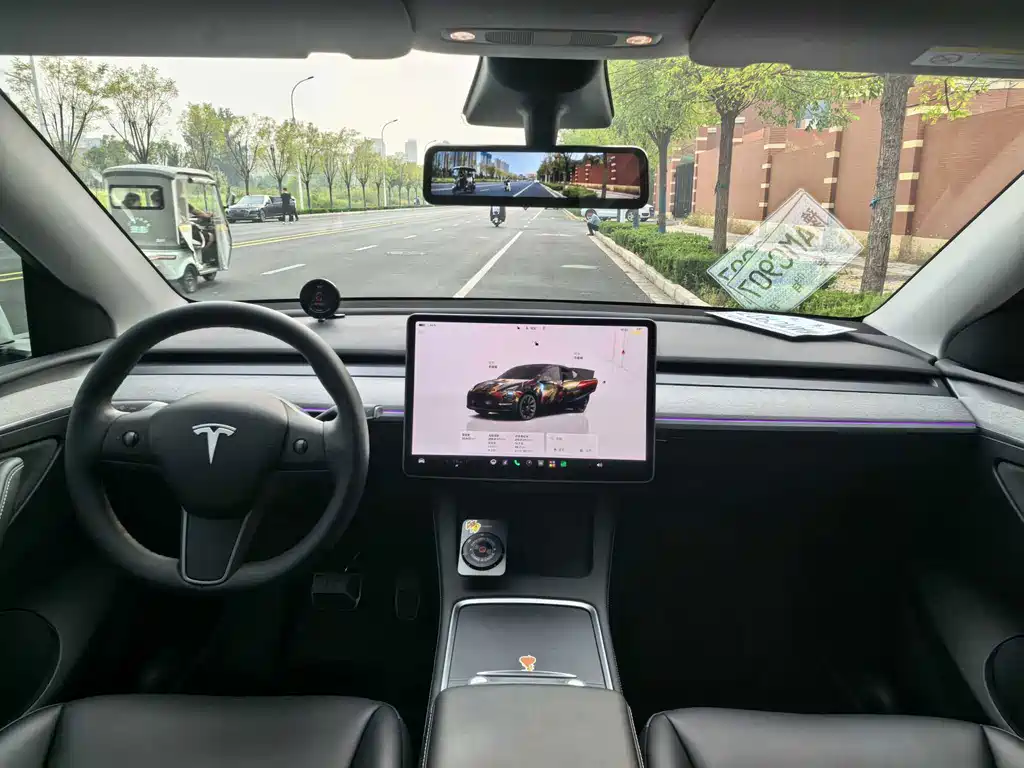 Tesla Model Y — фото 6