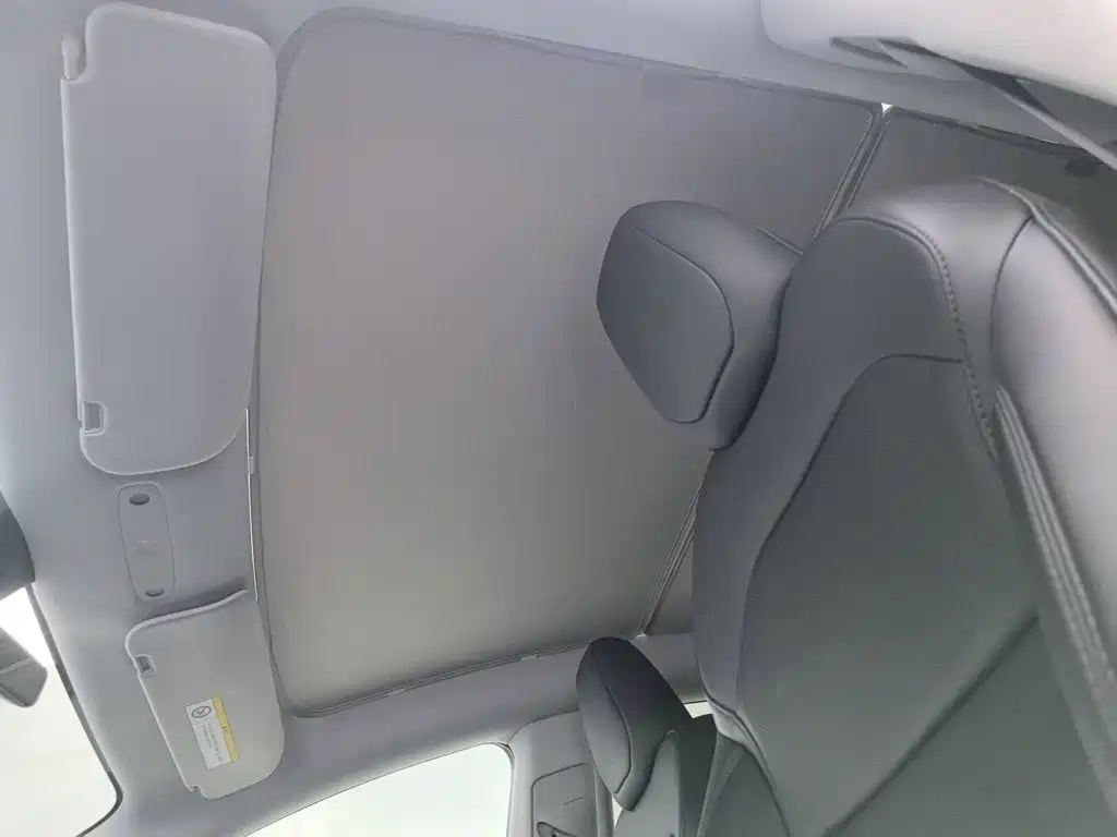 Tesla Model Y — фото 14