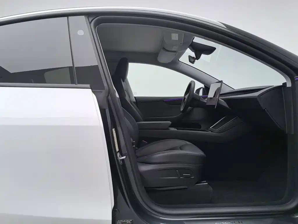 Tesla Model Y — фото 23
