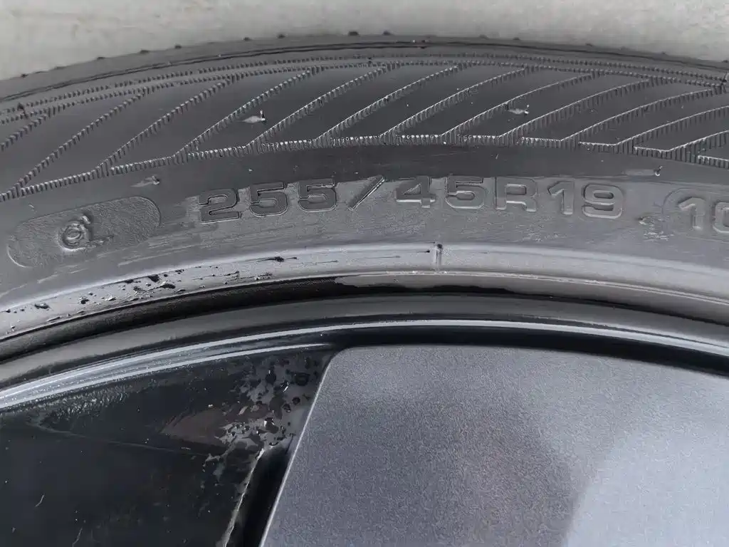 Tesla Model Y — фото 24