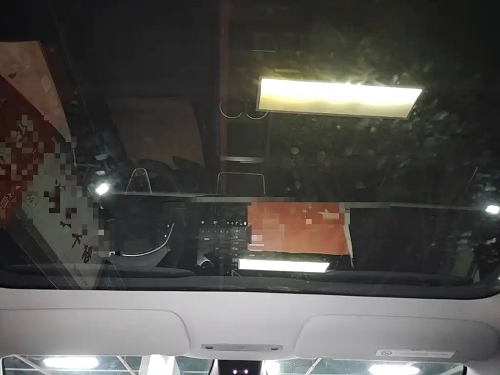 Tesla Model Y — фото 18