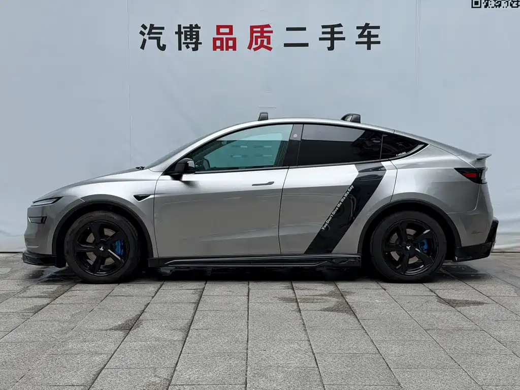 Tesla Model Y — фото 4