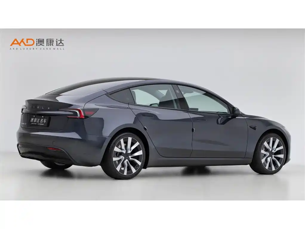 Tesla Model 3 — фото 3