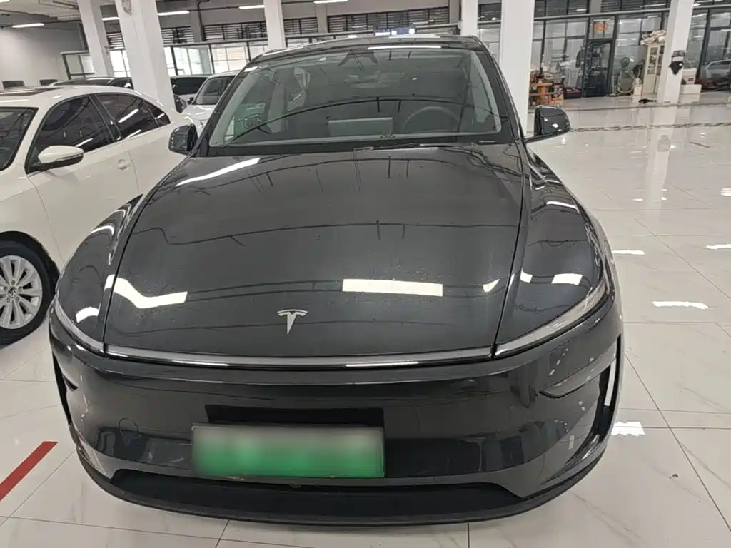 Tesla Model Y — фото 3