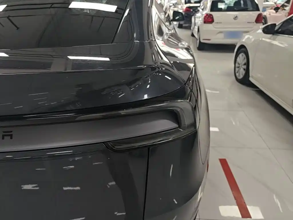 Tesla Model Y — фото 24