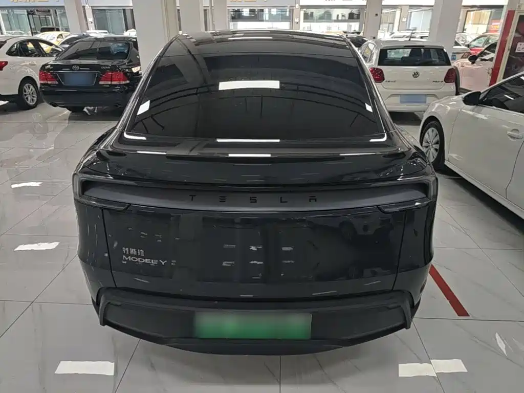 Tesla Model Y — фото 4