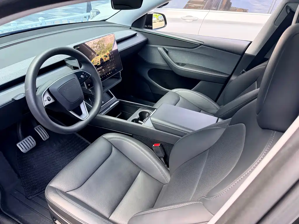 Tesla Model Y — фото 7