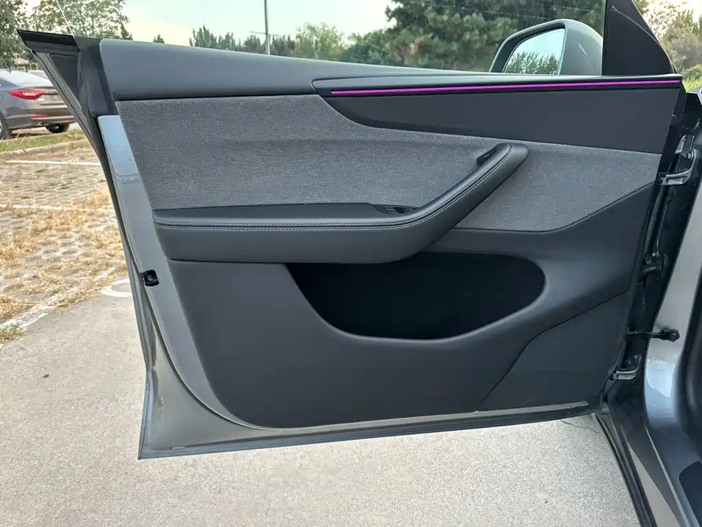 Tesla Model Y — фото 13