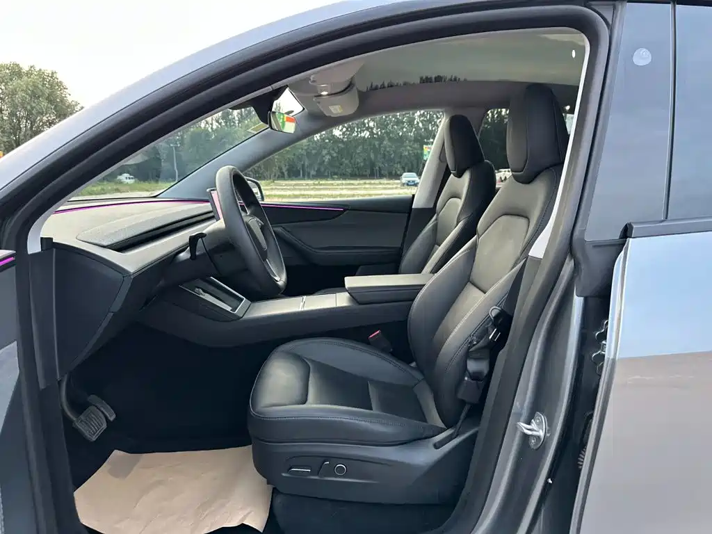 Tesla Model Y — фото 9