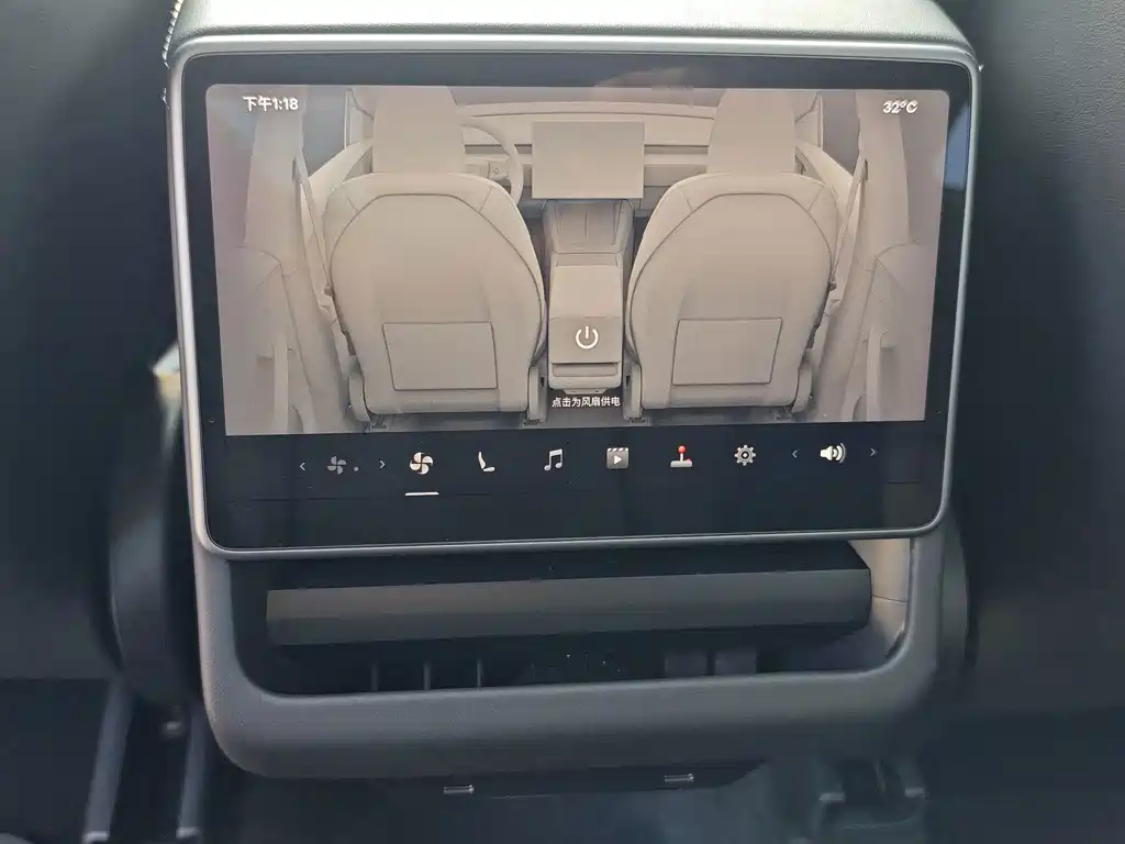 Tesla Model Y — фото 36