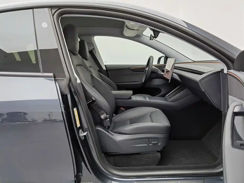 Tesla Model Y — фото 23