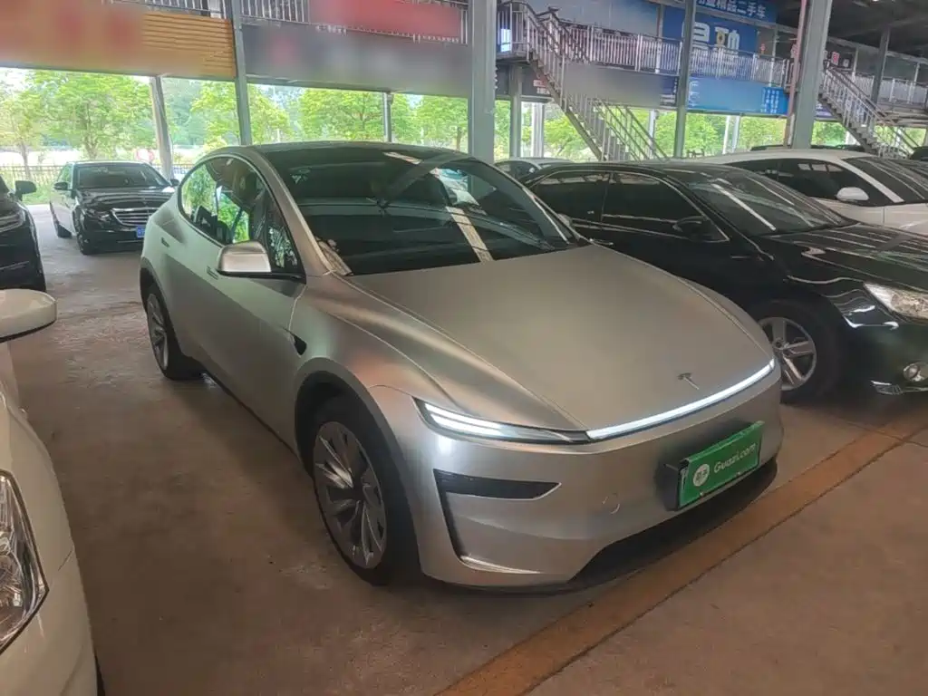 Tesla Model Y — фото 4