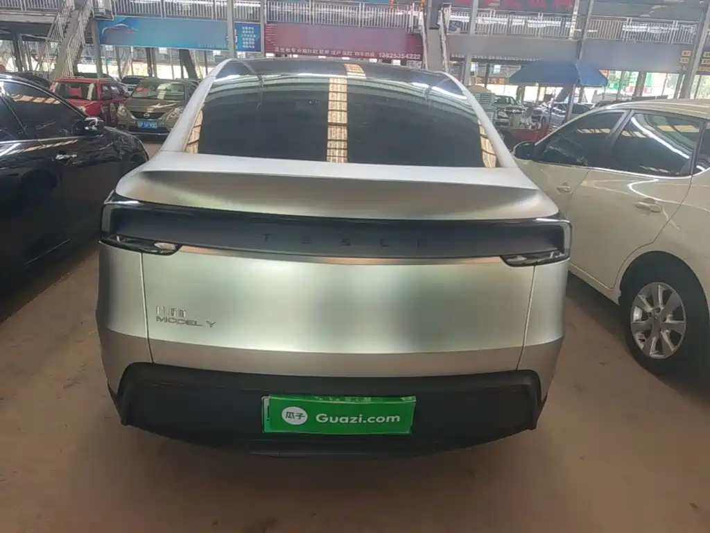 Tesla Model Y — фото 6