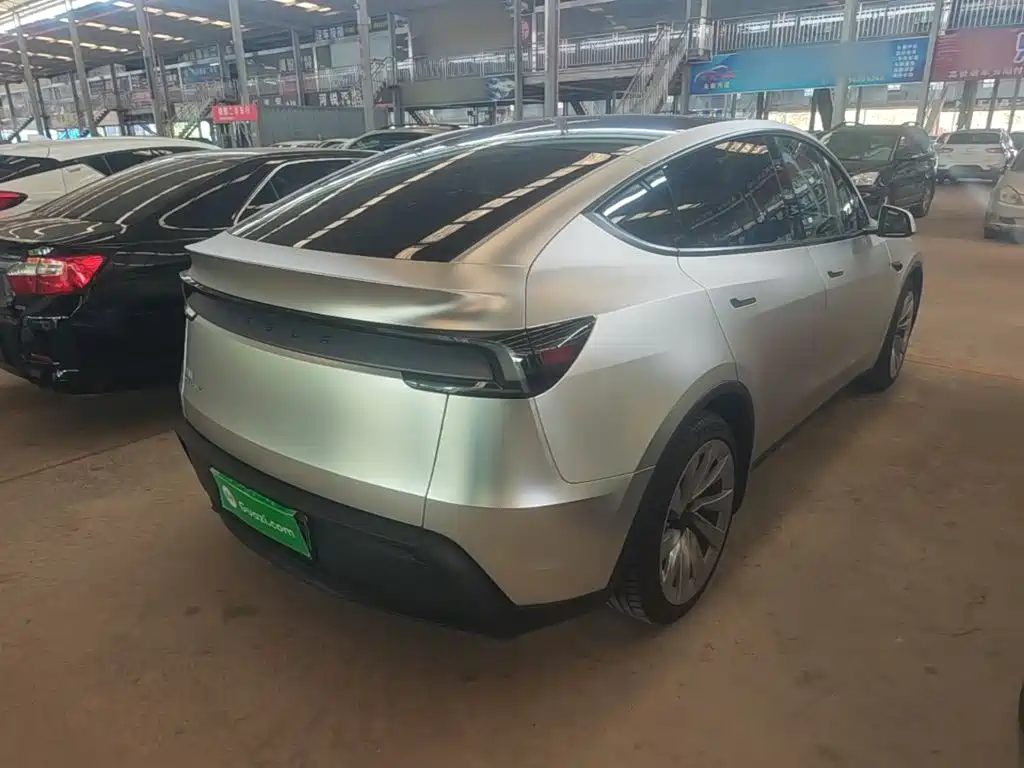 Tesla Model Y — фото 7