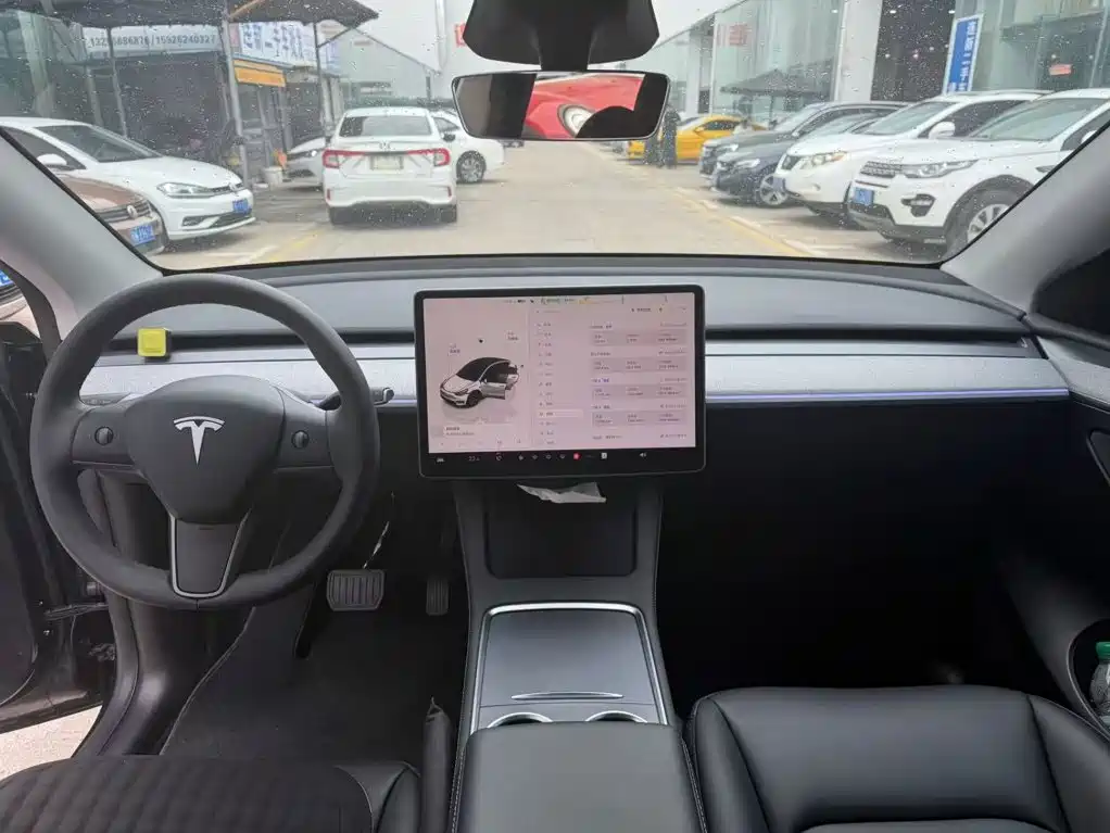 Tesla Model Y — фото 6