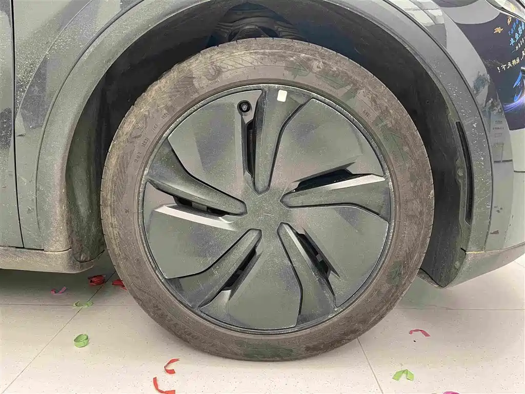 Tesla Model Y — фото 21