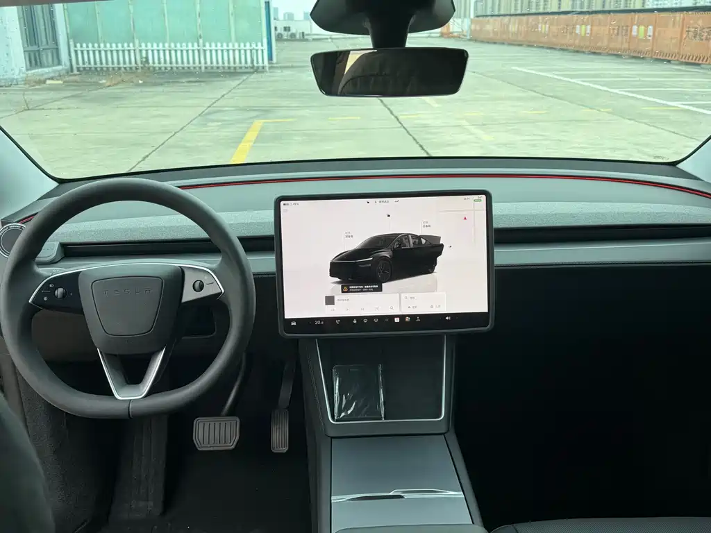 Tesla Model Y — фото 6