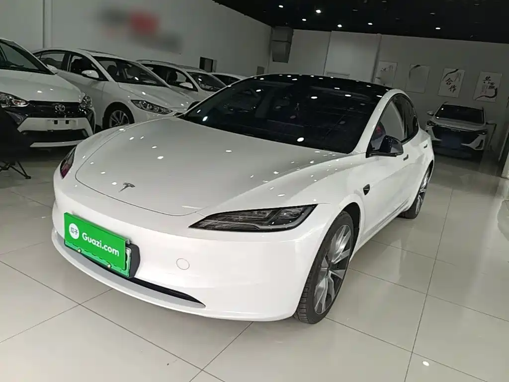 Tesla Model 3 — фото 2