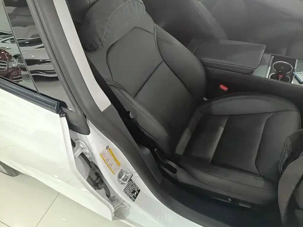 Tesla Model 3 — фото 25