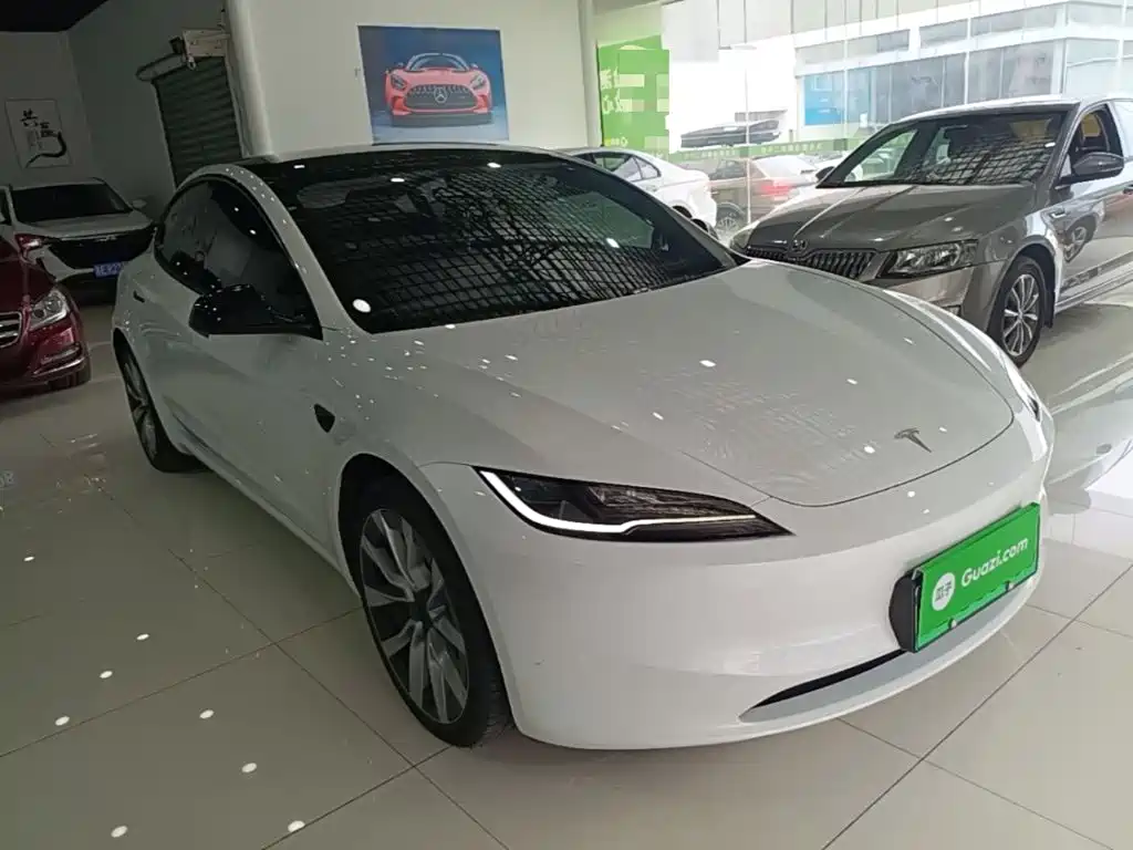Tesla Model 3 — фото 4