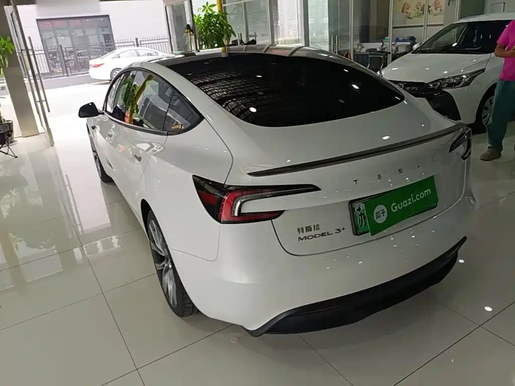 Tesla Model 3 — фото 5