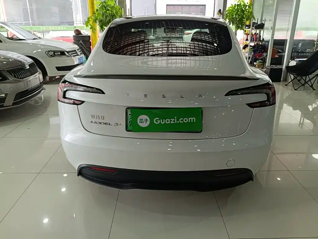 Tesla Model 3 — фото 6