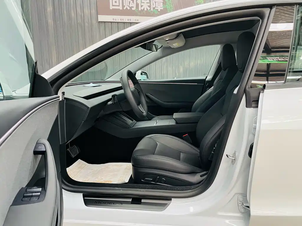 Tesla Model 3 — фото 19