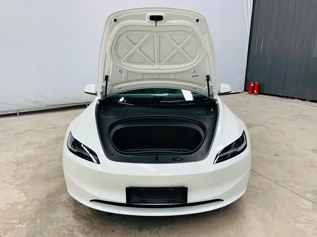 Tesla Model 3 — фото 33