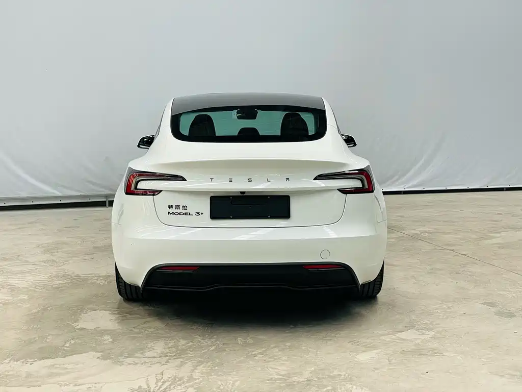 Tesla Model 3 — фото 5