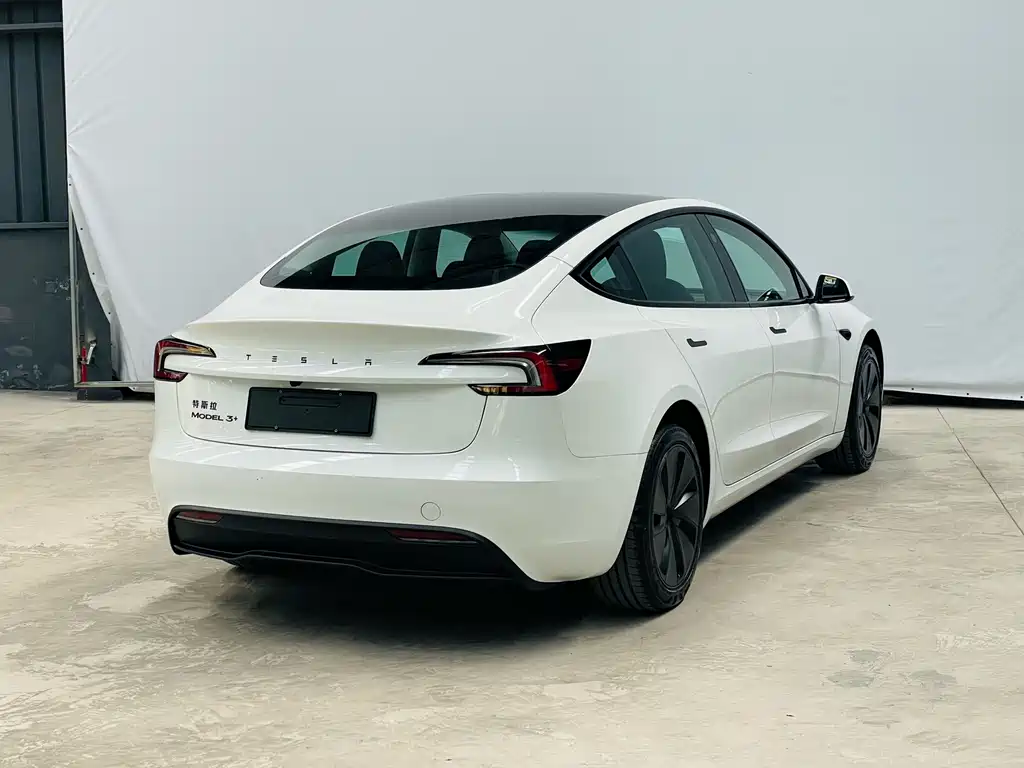 Tesla Model 3 — фото 6