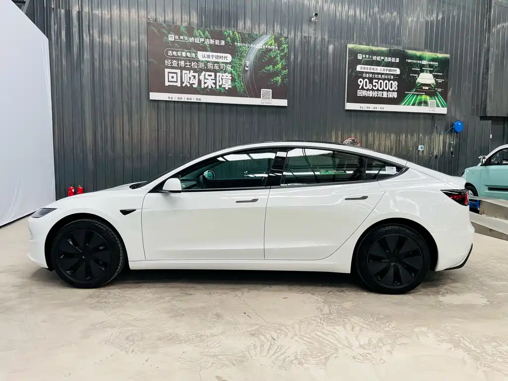 Tesla Model 3 — фото 7