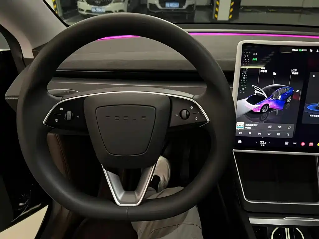 Tesla Model Y — фото 11