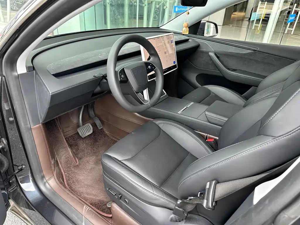 Tesla Model Y — фото 26