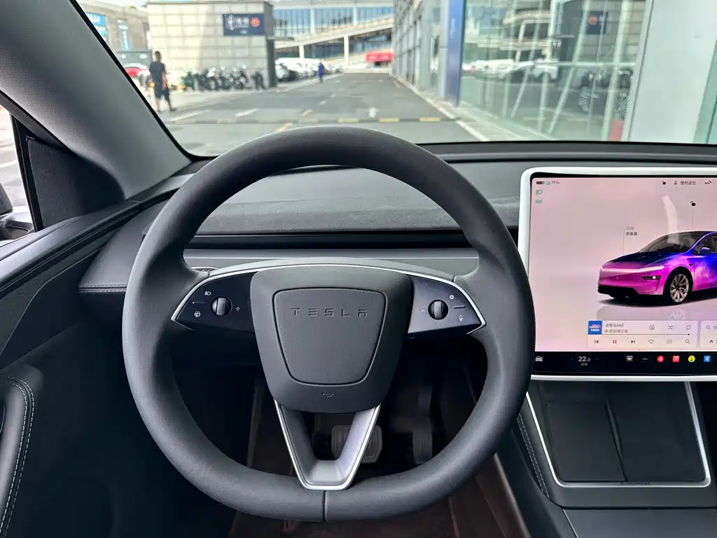 Tesla Model Y — фото 9