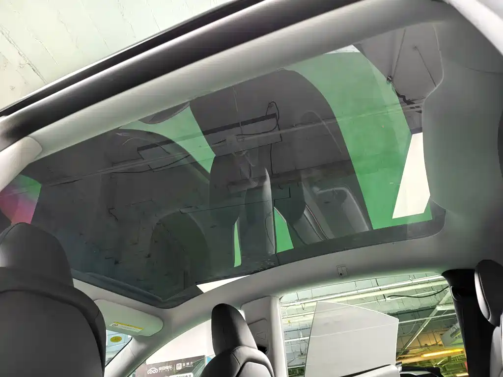 Tesla Model Y — фото 17