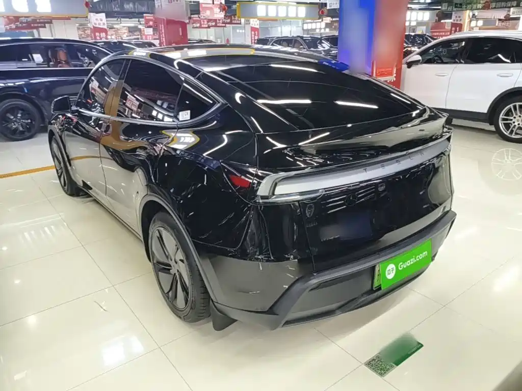 Tesla Model Y — фото 5